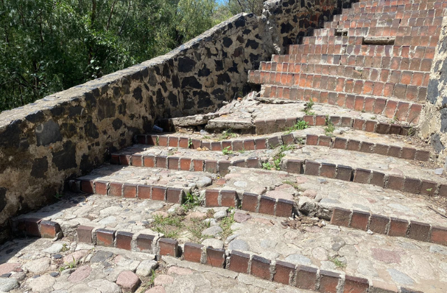 Ayuntamiento de San andrés Cholula rehabilitará escalinata en zona arqueológica