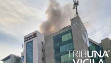 Reportan incendio en Torre Bosques de vía Atlixcáyotl