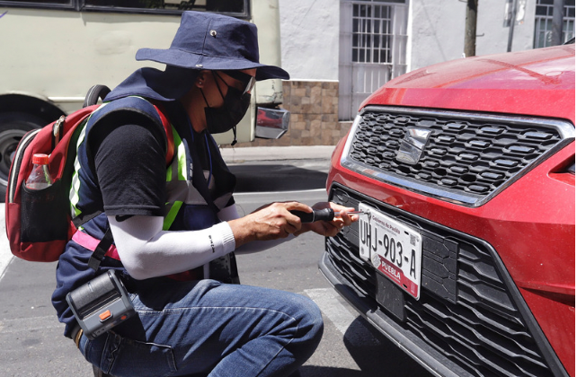 Puebla recauda 185 mil pesos en un mes por multas de parquímetros
