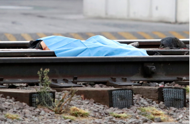 Tren atropella a indigente que dormía en San Felipe Hueyotlipan
