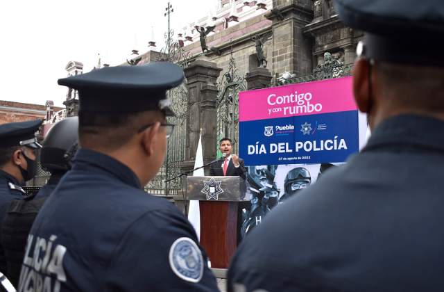 Eduardo Rivera reconoce labor de elementos en Día del Policía