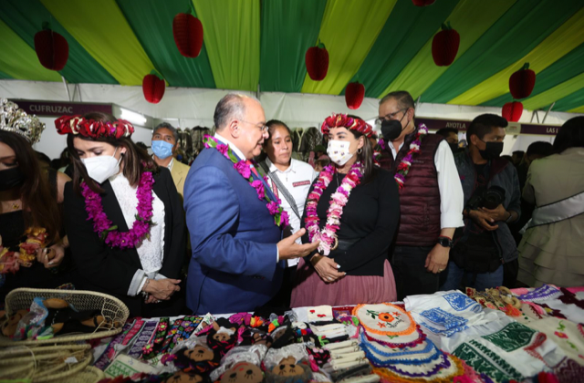 Inicia 80º Feria de la Manzana, que reúne a 18 comunidades de Zacatlán