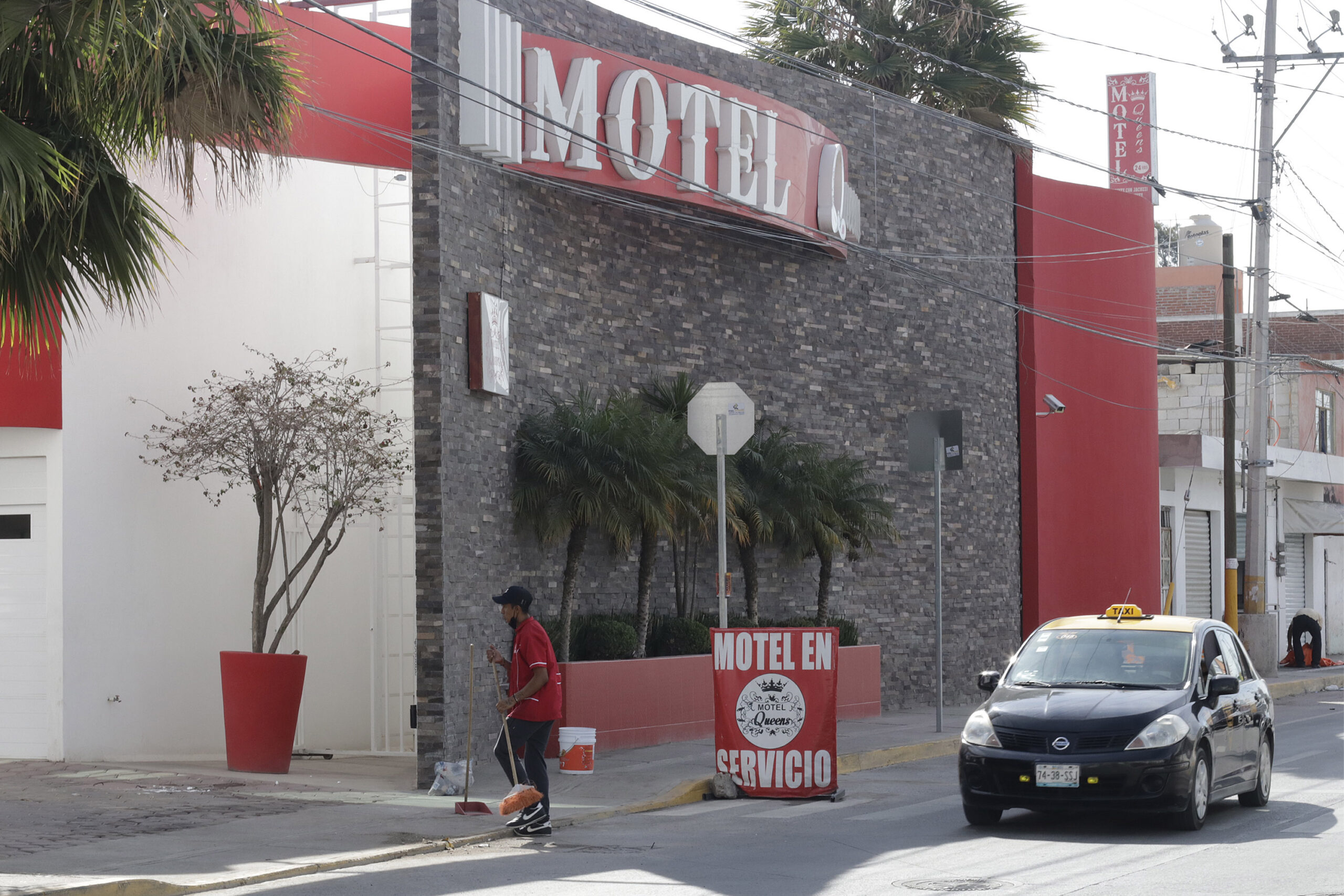 Encuentran a pareja sin vida en motel Queens Tribuna Noticias
