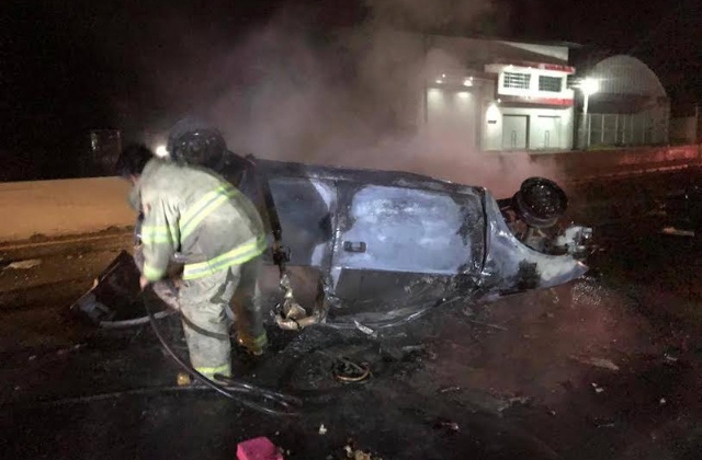 Muere calcinada una persona tras volcadura en carretera Puebla-Tehuacán