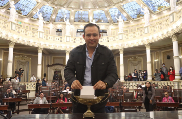 Diputado Eduardo Castillo presenta informe en Acatlán de Osorio