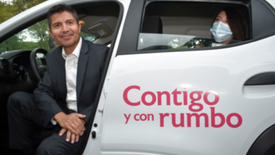 Eduardo Rivera recibe vehículo del Club de Empresarios para Médico Contigo