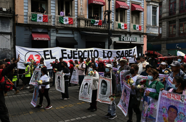 AMLO niega inconsistencias en investigación sobre Ayotzinapa