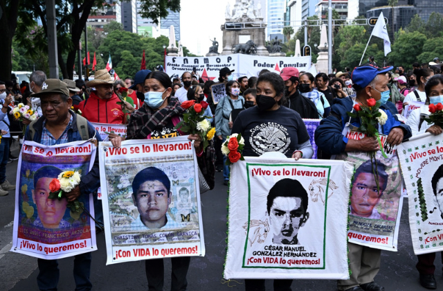 AMLO niega inconsistencias en investigación sobre Ayotzinapa