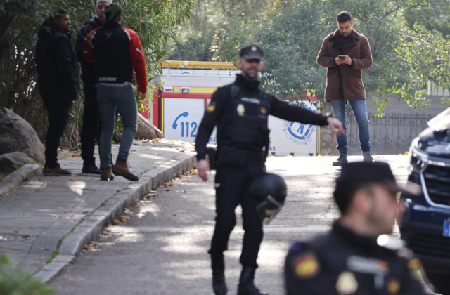 Ucrania refuerza seguridad de sus embajadas tras carta bomba en Madrid