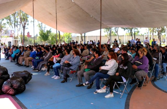 Ayuntamiento de Puebla entrega apoyos de programa Navidad Feliz