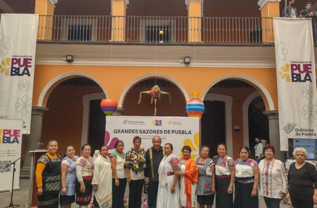 Secretaría de Turismo en Puebla reconoce a cocineras de Chignahuapan