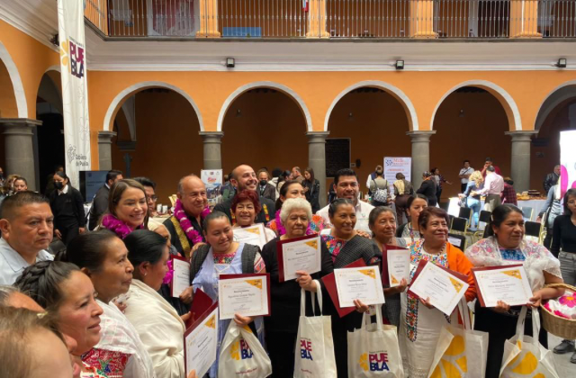 Secretaría de Turismo en Puebla reconoce a cocineras de Chignahuapan