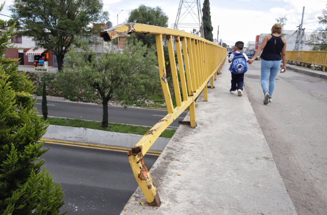 Ayuntamiento de Puebla invertirá 60 mdp en reparación de 2 puentes peatonales