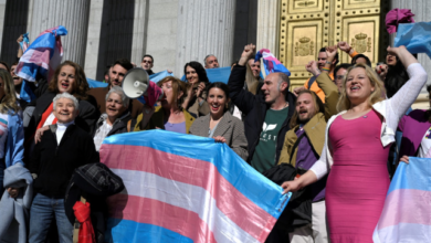 España aprueba ley trans cuando otros países la han echado para atrás