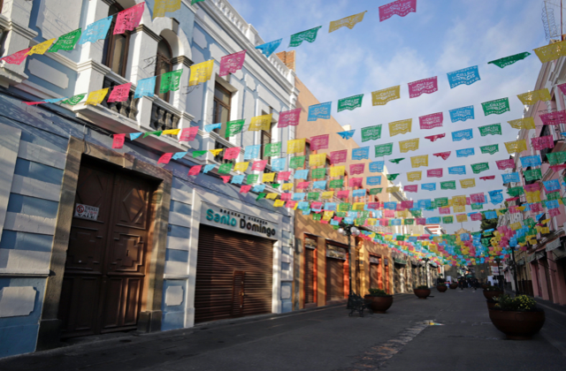 Entrega Ayuntamiento de Puebla mejoras en calle de los dulces