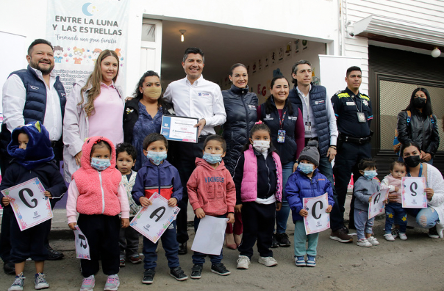 Eduardo Rivera entrega apoyo mil 500 de programa Estancias Infantiles