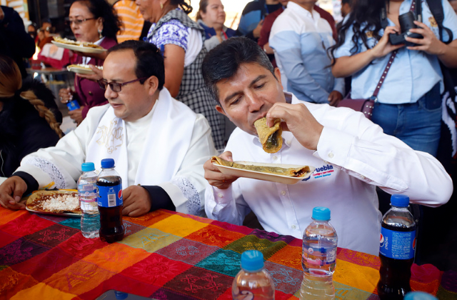 Inaugura Eduardo Rivera Festival de la Memela 2023