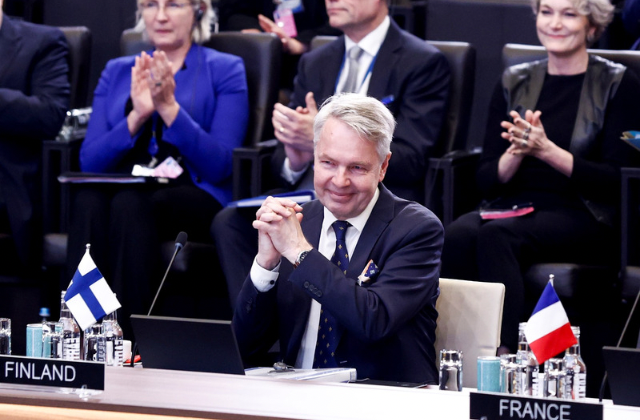 Finlandia ingresa a la OTAN; Rusia amenaza con respuesta