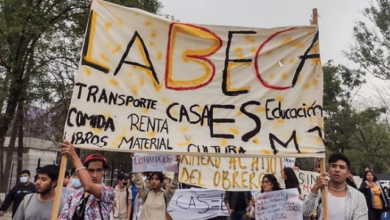 5 facultades UNAM exigen con paro y marchas pago de becas