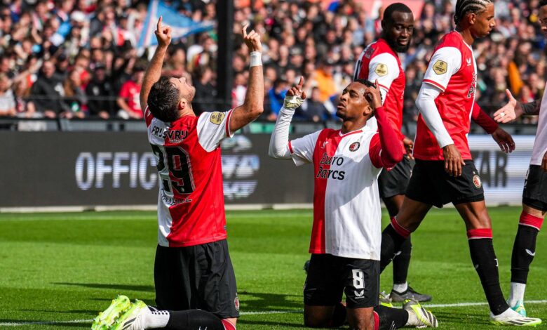 Santiago Giménez consigue doblete con el Feyenoord
