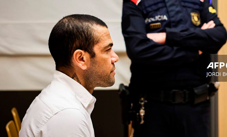 Dani Alves es condenado a 4 años y medio de cárcel por agresión sexual