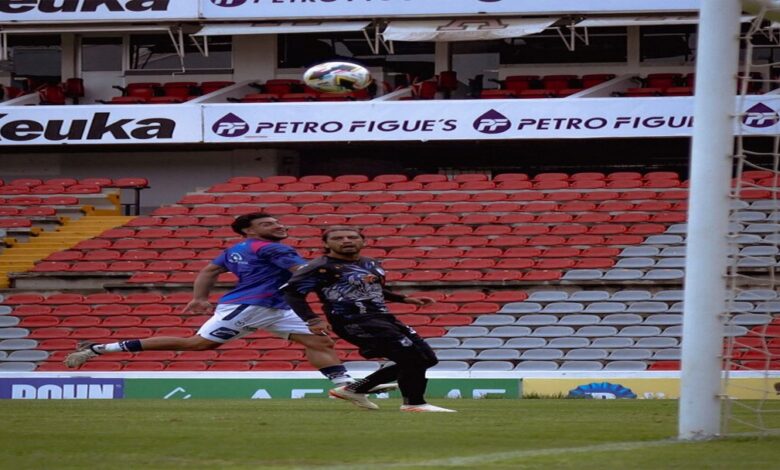 Club Puebla cierra pretemporada con empate ante Querétaro