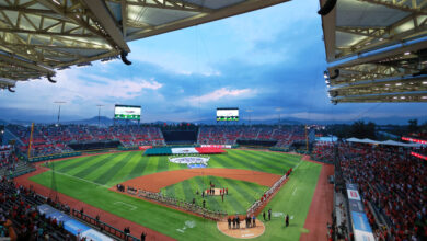 Explota la ofensiva de los Diablos Rojos en el arranque de la Serie del Rey