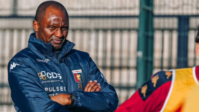 Patrick Vieira es nuevo entrenador del Genoa de Johan Vásquez