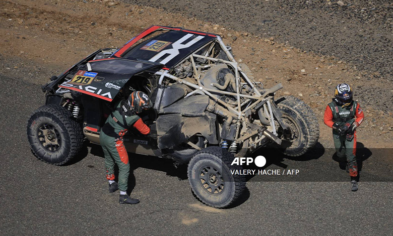 Un accidente arruina el Dakar a Loeb, Santolino da la primera victoria a España