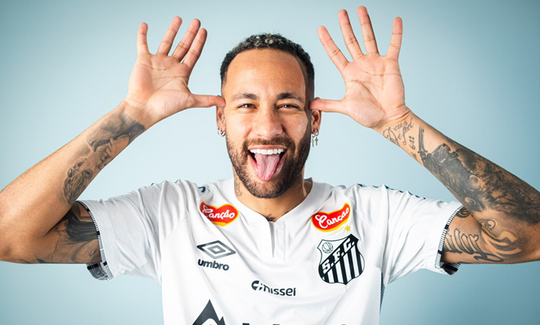 Neymar firma contrato con el Santos por "seis meses"