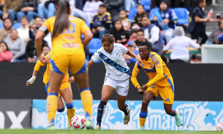 Club Puebla Femenil debuta en casa con derrota ante Tigres