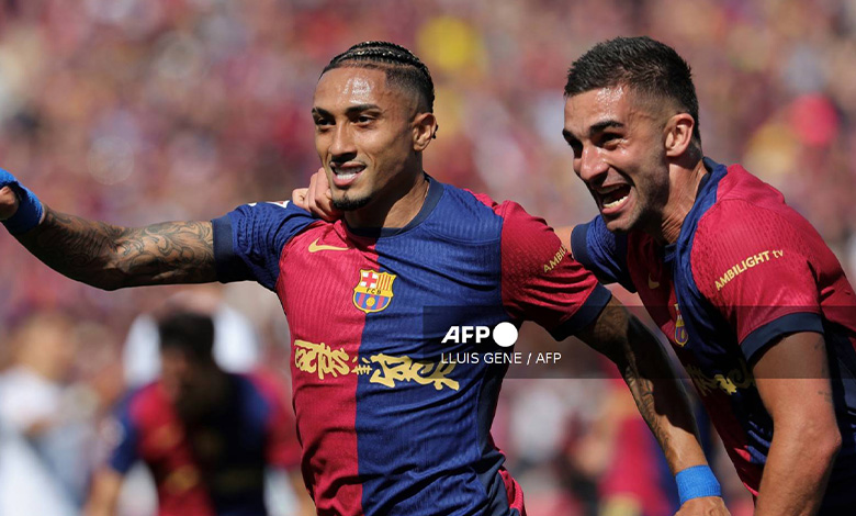 Raphinha renueva con el Barcelona hasta 2028