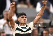 Los vigentes campeones Alcaraz y Swiatek imponen su ley en Roland Garros