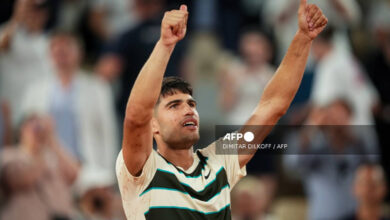 Alcaraz ilumina la noche de París, Sabalenka y Swiatek también brillan en Roland Garros