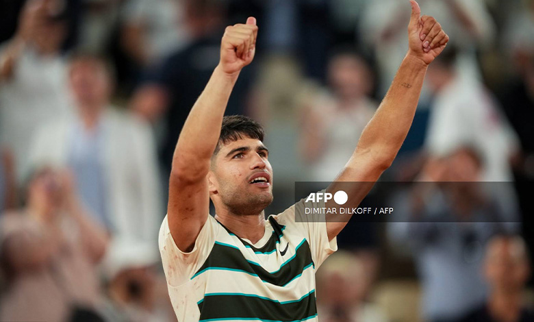 Alcaraz ilumina la noche de París, Sabalenka y Swiatek también brillan en Roland Garros