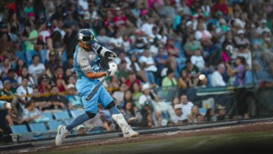Feria de batazos da serie a Pericos de Puebla sobre Bravos de León