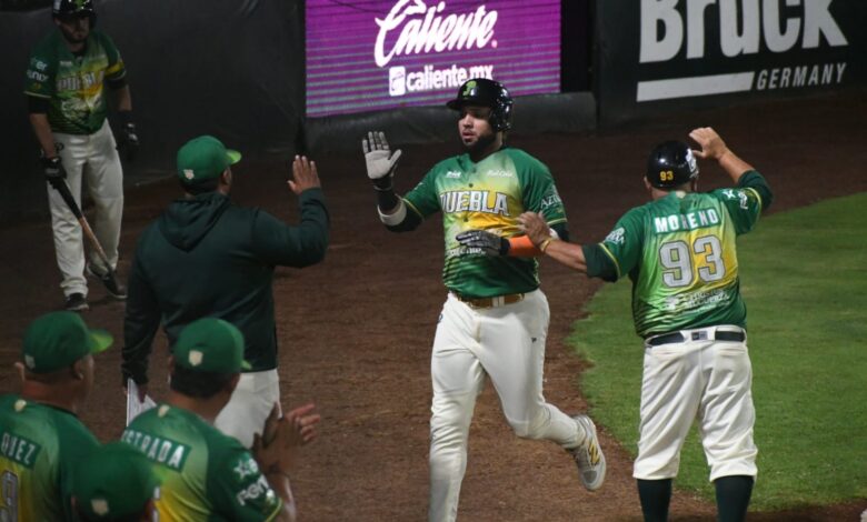 Pericos de Puebla cazan a los Leones de Yucatán en el primero de la serie