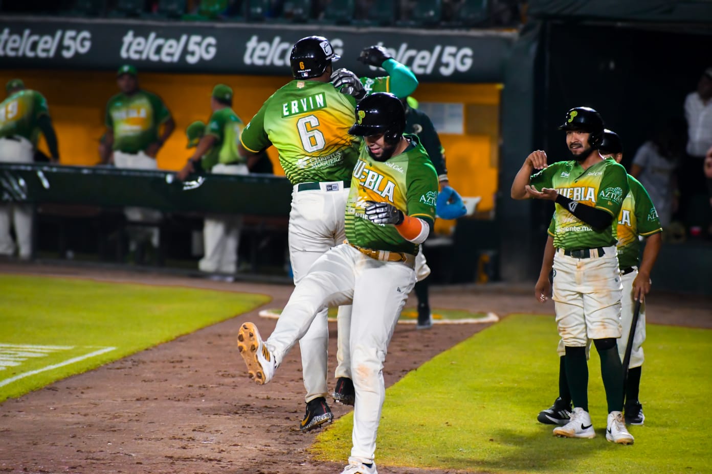Los imparables Pericos de Puebla aseguran la serie ante Leones de Yucatán