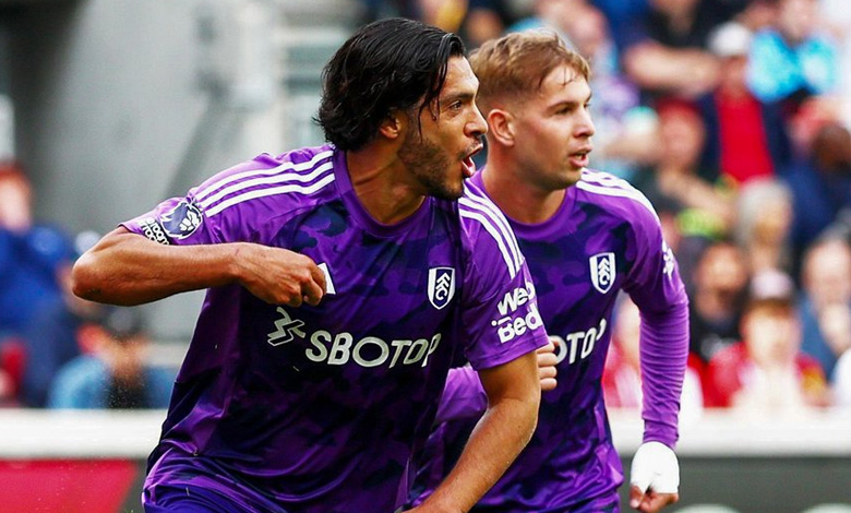 Raúl Jiménez anota en el triunfo del Fulham (3-2) sobre Brentford