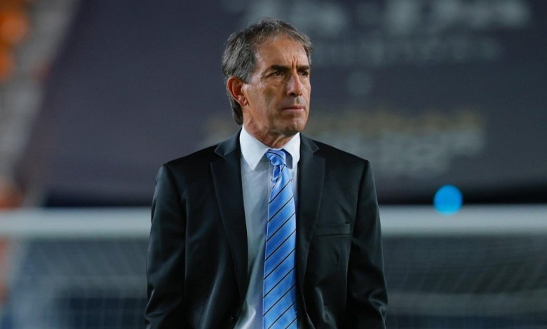 ¡Oficial! Guillermo Almada deja de ser DT del Pachuca