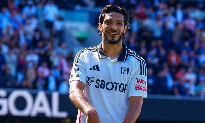 Raúl Jiménez llega a 77 goles en Premier League ¡y supera a Chicharito!
