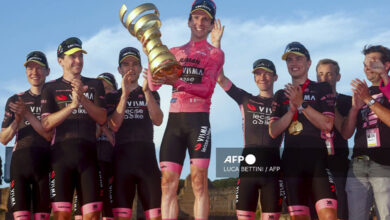 Simon Yates se corona en el Giro, Del Toro y Carapaz completan el podio