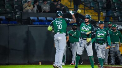 Bravos de León pega primero a Pericos de Puebla
