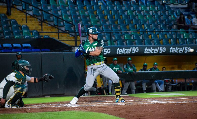 Los Pericos de Puebla y los Bravos de León repartieron créditos en la doble cartelera, el primer choque fue para los poblanos