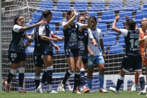 Club Puebla Femenil debuta con goleada en contra ante Pachuca