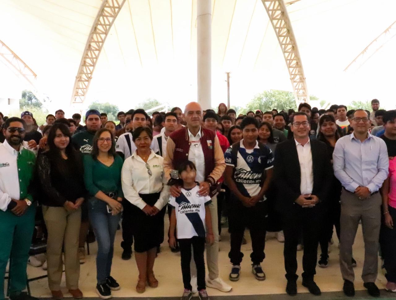 El Chelis realiza gira de trabajo en Tehuacán