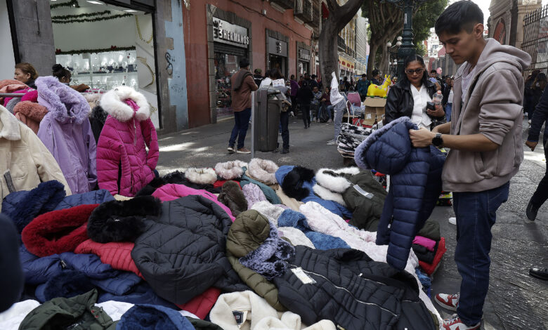 Operativo municipal en Puebla para retirar comercio ambulante y liberar espacios públicos.