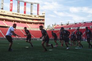 El 'Loco' Abreu y su Tijuana desafían a las Chivas de Milito