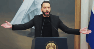 El panorama político de El Salvador avanza hacia la continuidad. El presidente Nayib Bukele oficializó su intención de buscar un tercer mandato consecutivo para los comicios generales de 2027.