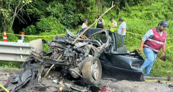 Accidente vial en Venustiano Carranza deja tres personas sin vida